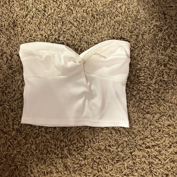 White cropped top - Picture 1 of 2